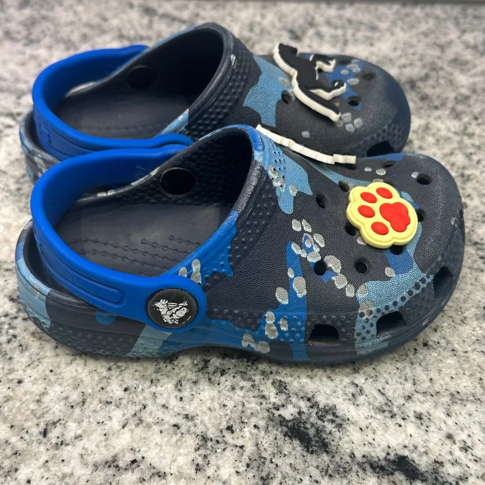Crocs Kids C7 Clogs Blue Camo Horse Paw‎ Print Jibbitz Slip On Camouflage Shoes